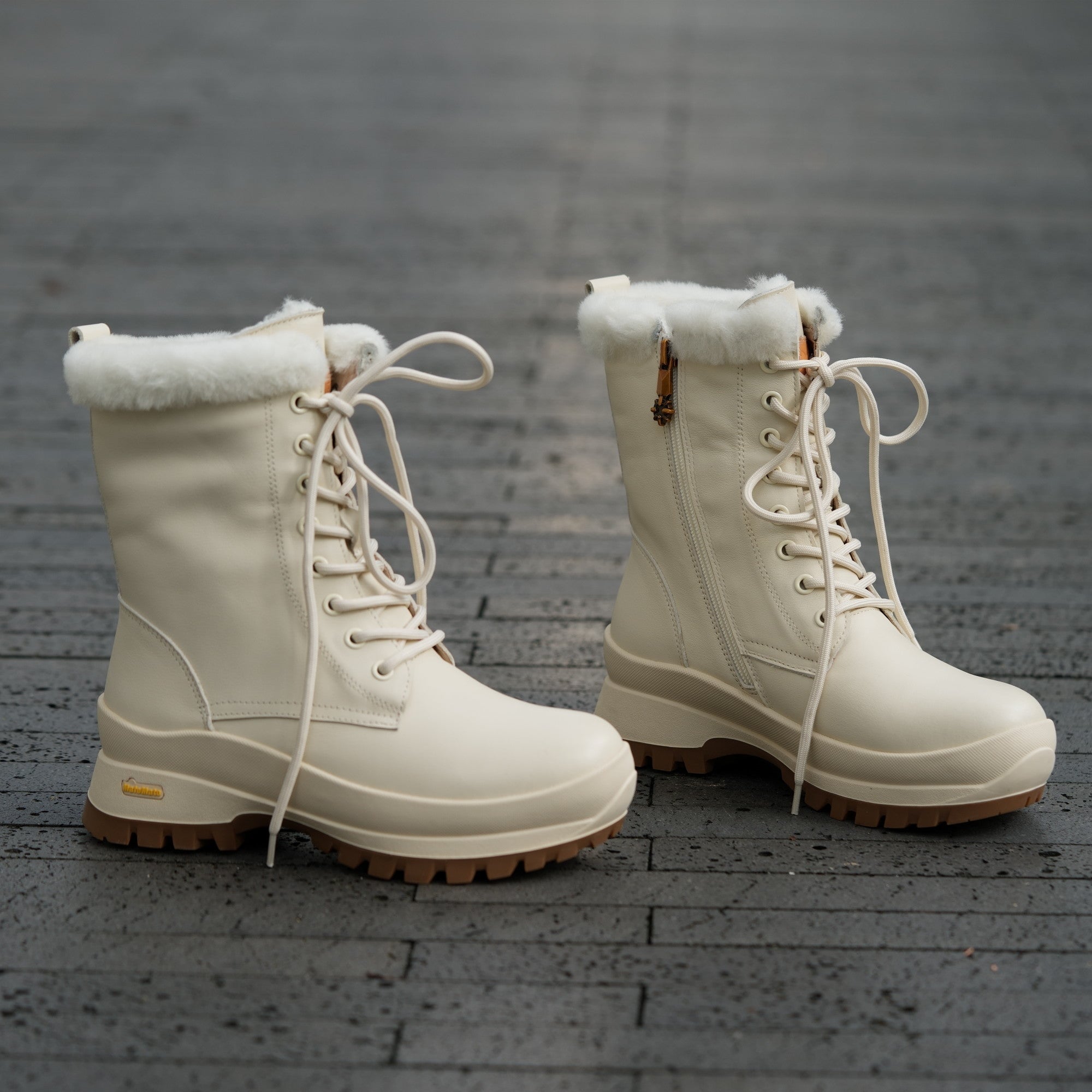 Designer Women Leather Chunky Snow Boots With Shearling Lined in Apricot/Beige/Black