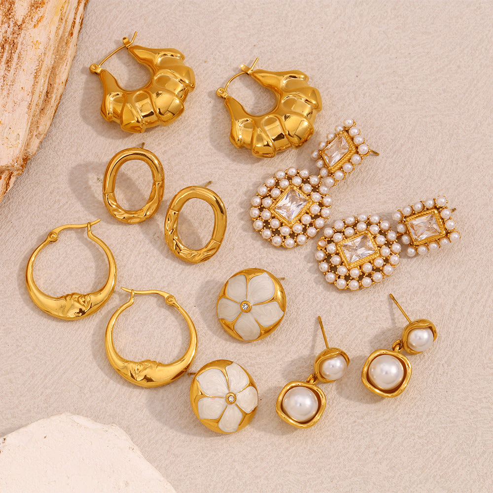 Simple And Versatile Design Stainless Steel Plated With 18K Gold Three-Dimensional Hollow Flower Oval Pearl Zircon