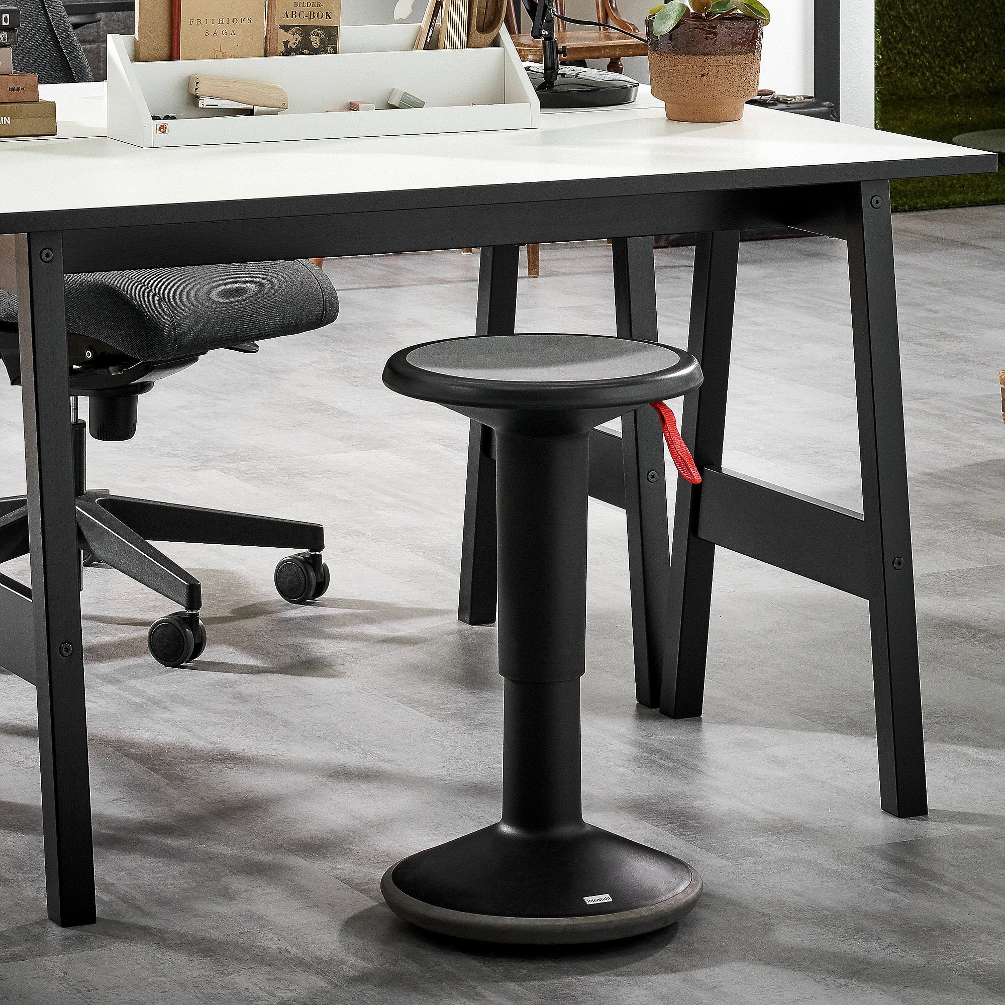 UPis1 100U ergo-stool