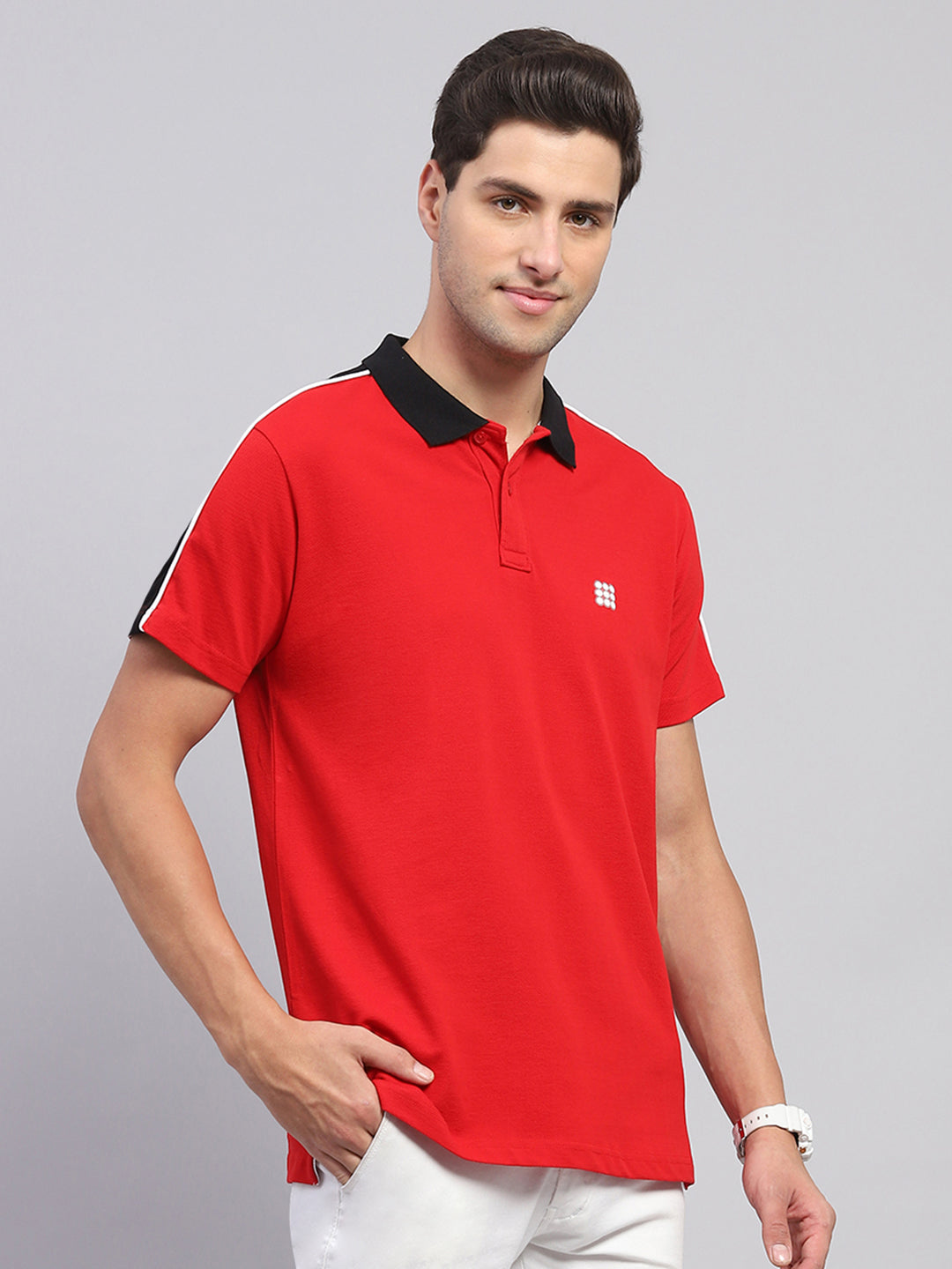 Men Red Solid Collar Half Sleeve T-Shirt