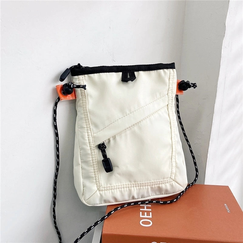 Women's Small Nylon Solid Color Streetwear Zipper Crossbody Bag