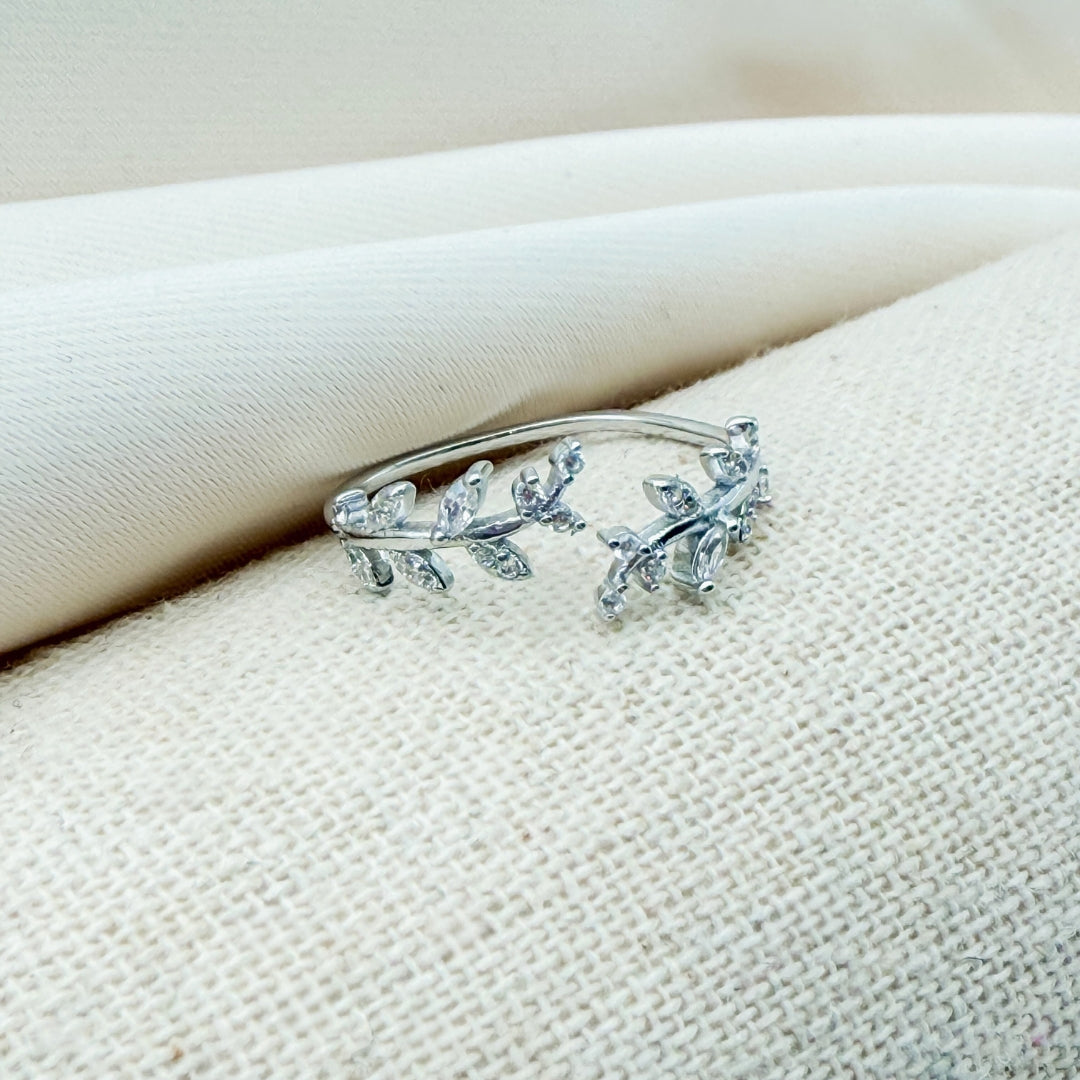 Sparkling Vine Ring