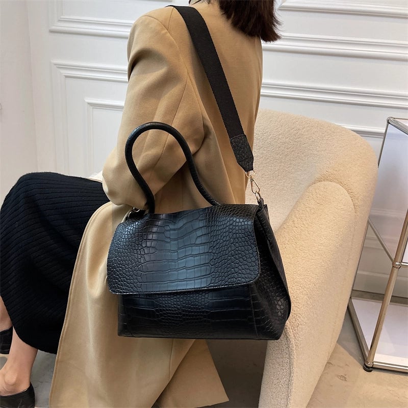 Women's Large Pu Leather Solid Color Streetwear Square Flip Cover Shoulder Bag Crossbody Bag