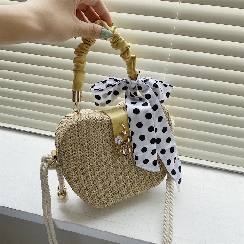 Women's Medium Straw Solid Color Vacation Beach Ribbon Weave Lock Clasp Straw Bag