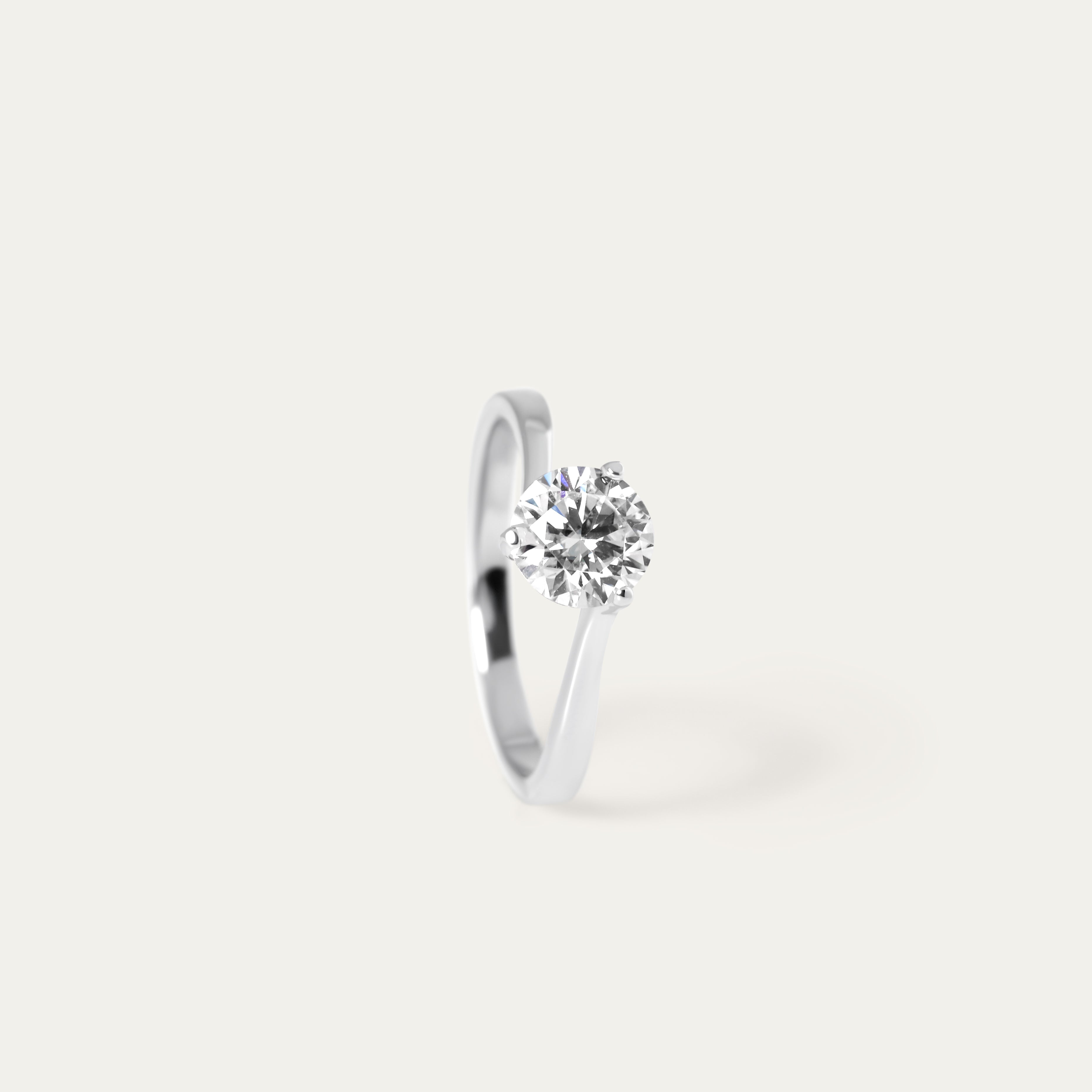 Andra 1.0ct Moissanite Ring (925 Sterling Silver. Size 8)