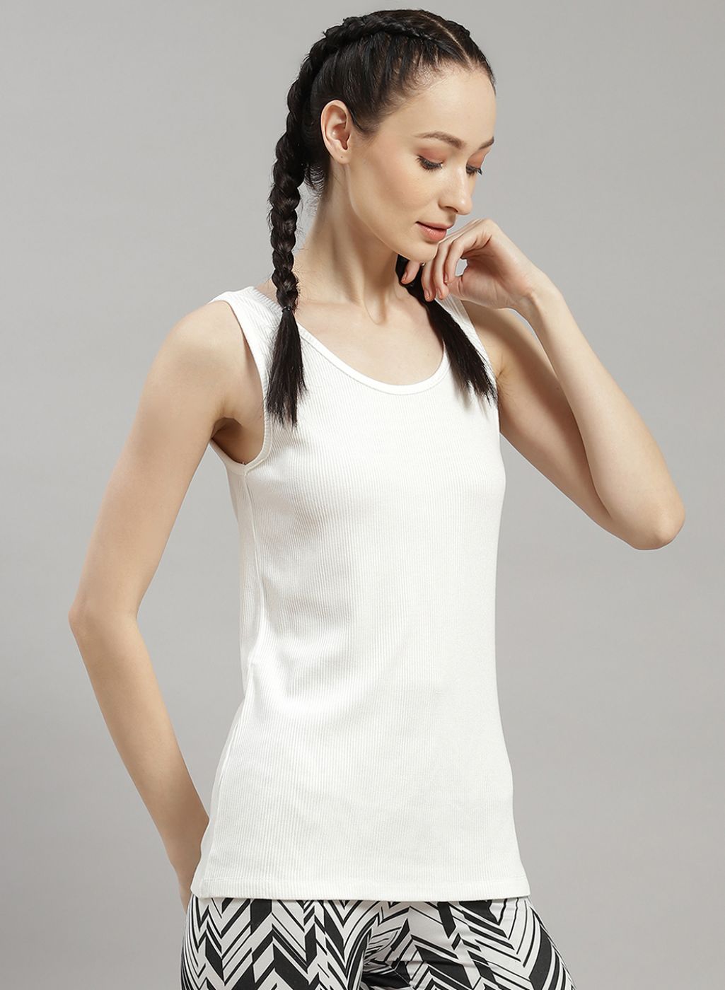 Women White Solid Top