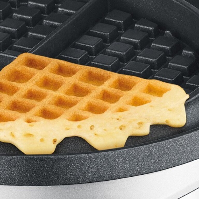 Breville BWM520XL The No Mess Waffle Maker