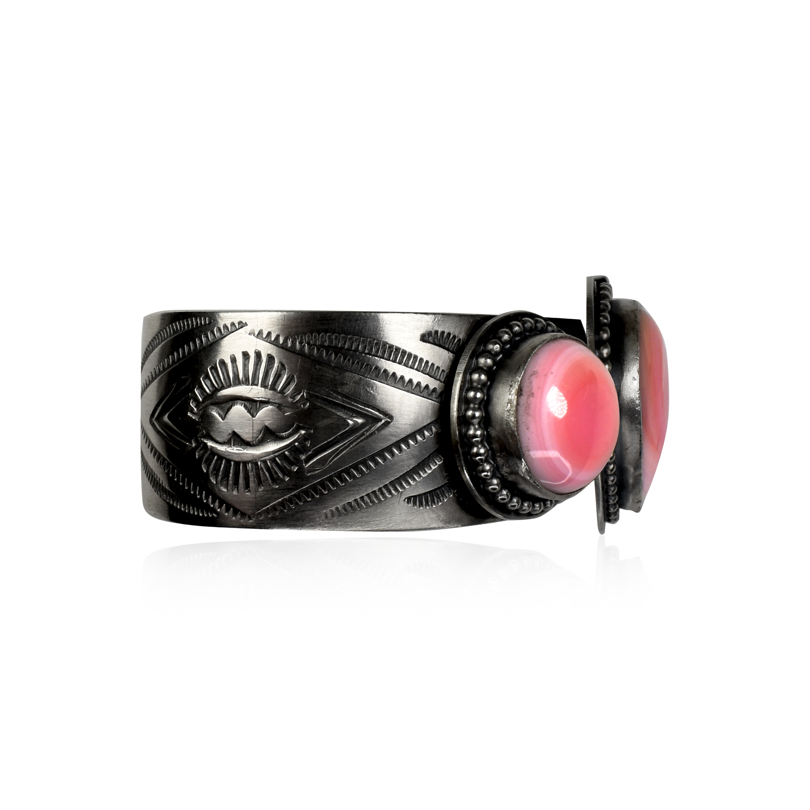 Three Stone Pink Conch Shell Heart Cuff
