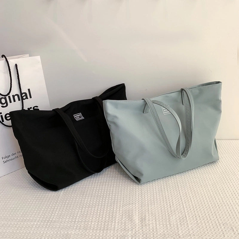 Women's Medium Nylon Solid Color Streetwear Square Zipper Underarm Bag