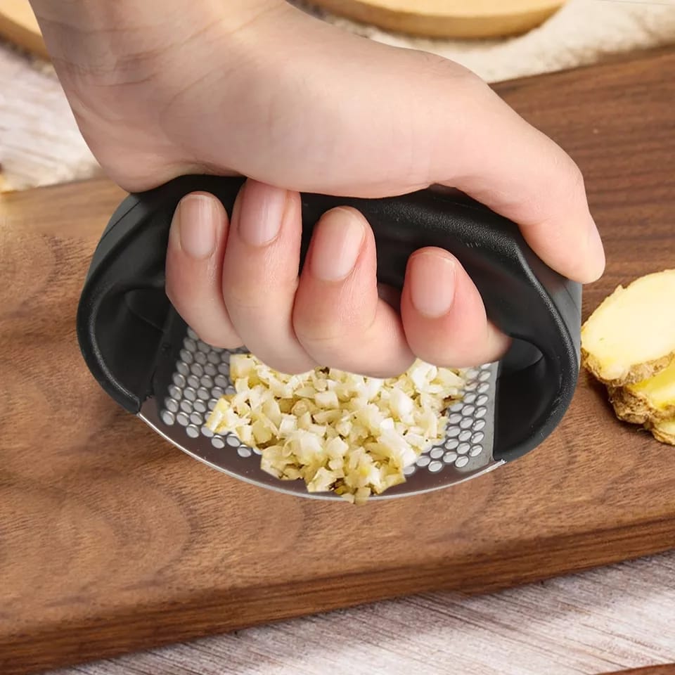 GARLIC PRESS CRUSHER