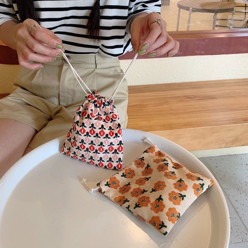 Unisex Small Polyester Plaid Flower Streetwear Bucket String Handbag