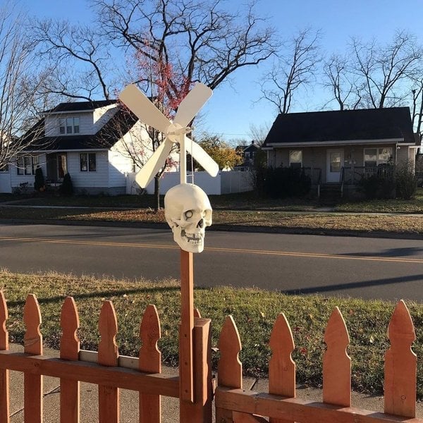 🔥 Iron Skull Whirligig - Garden Decor