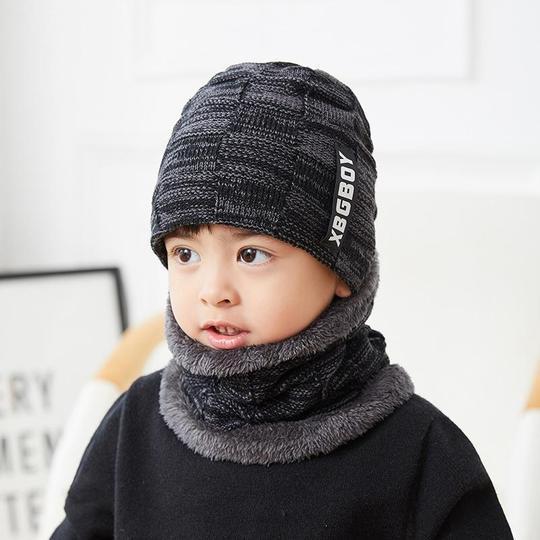 Ensemble bonnet et écharpe en tricot chaud