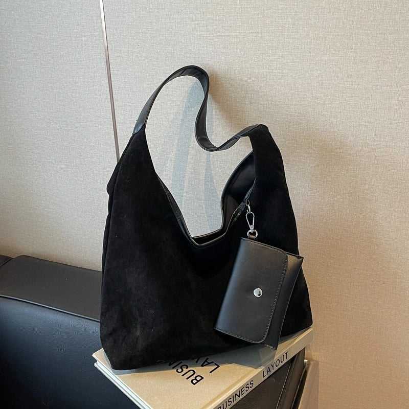 Women's Large Pu Leather Solid Color Streetwear Bucket Zipper Shoulder Bag