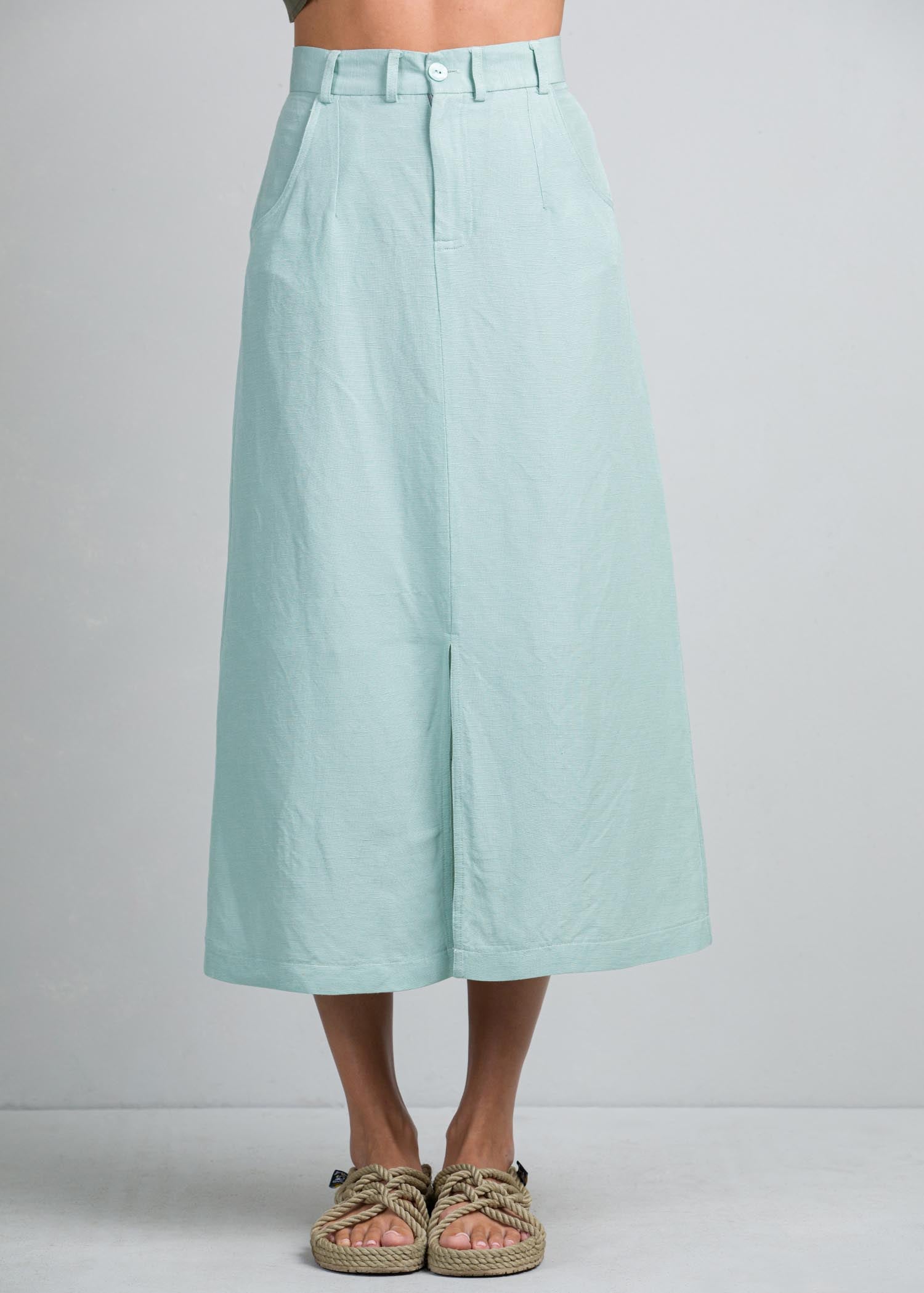 Skirt with front slit
