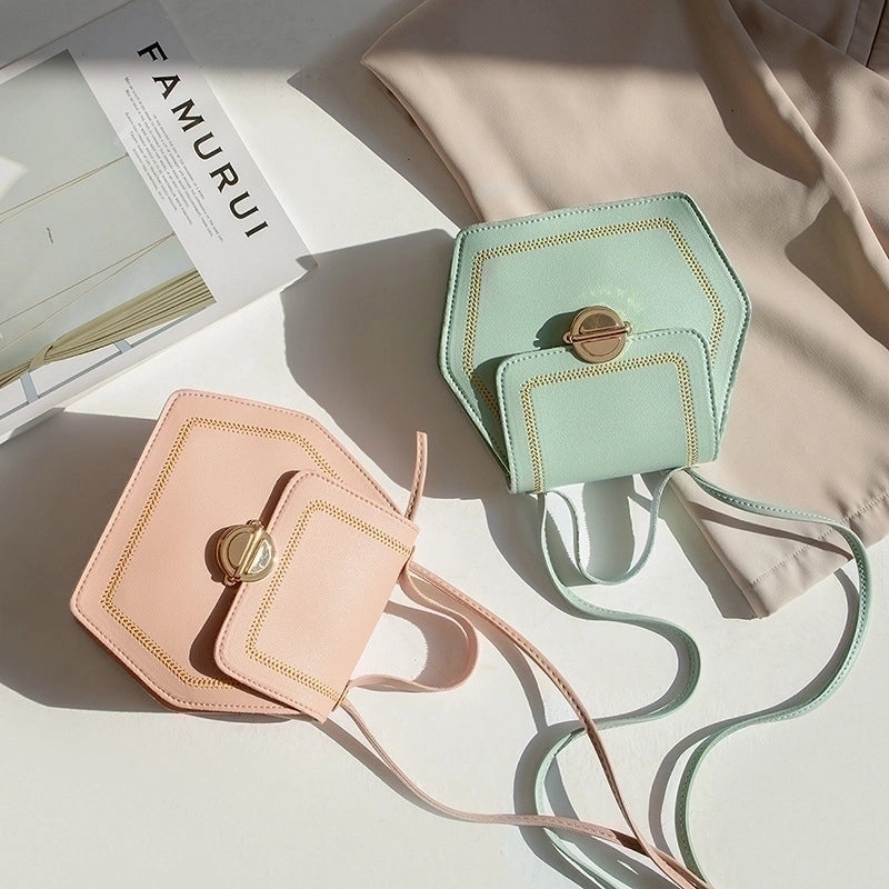 Women's Pu Leather Solid Color Streetwear Square Lock Clasp Diana Bag