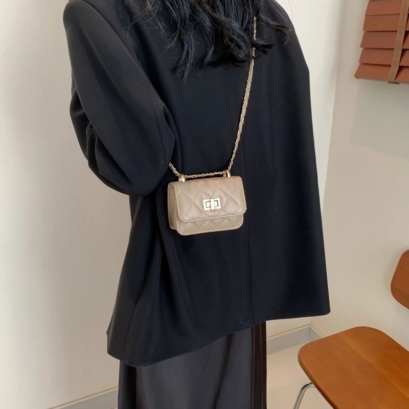Women's Pu Leather Solid Color Classic Style Square Lock Clasp Crossbody Bag