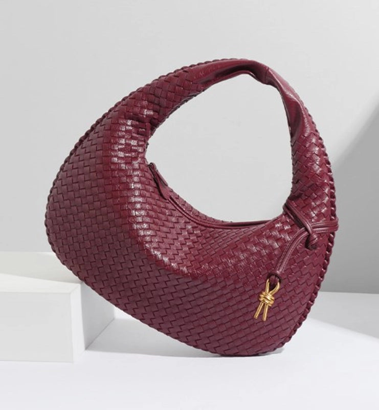 Women's Medium Pu Leather Solid Color Streetwear Dumpling Shape Zipper Handbag