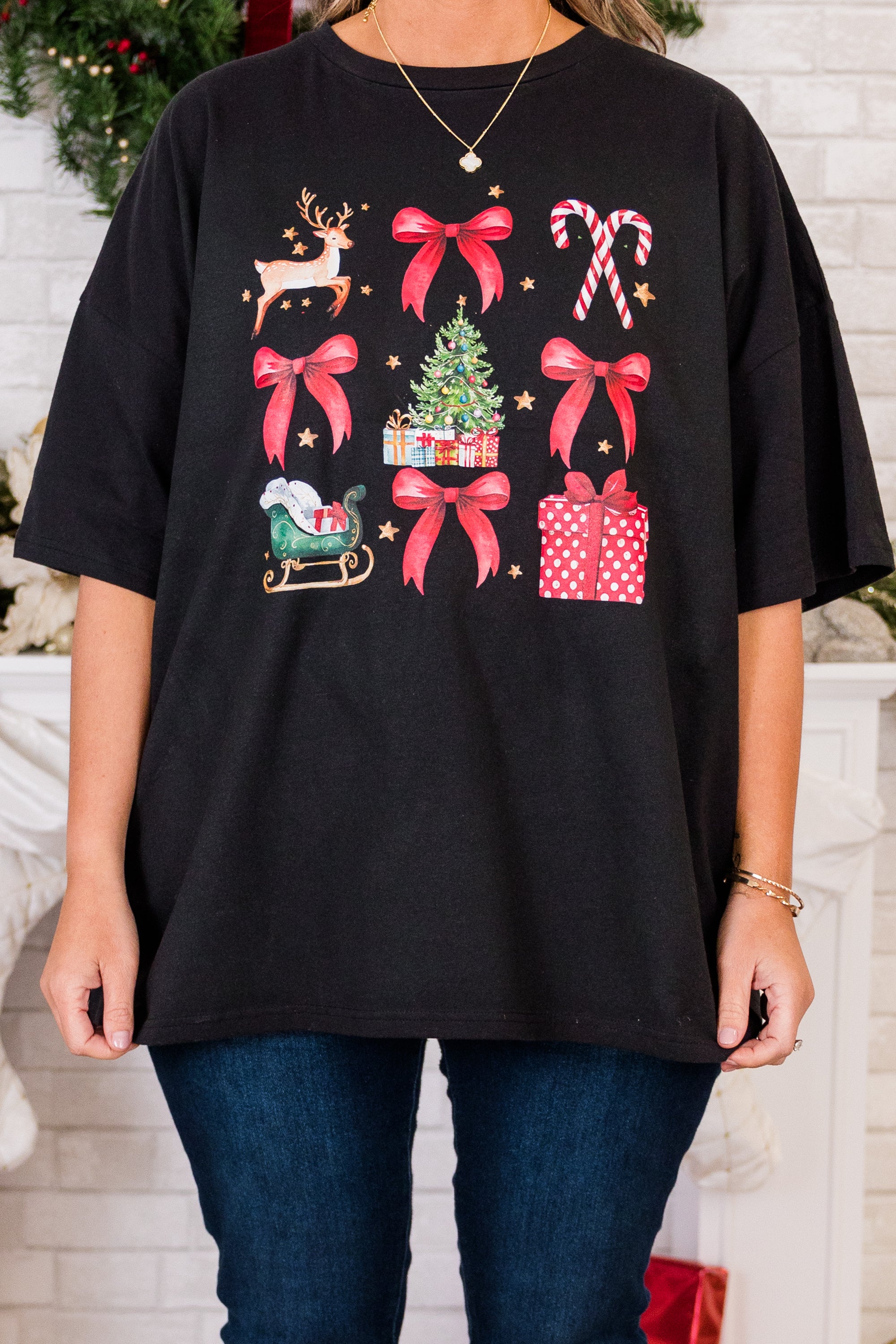 Christmas Cheer Boyfriend Tee. Black