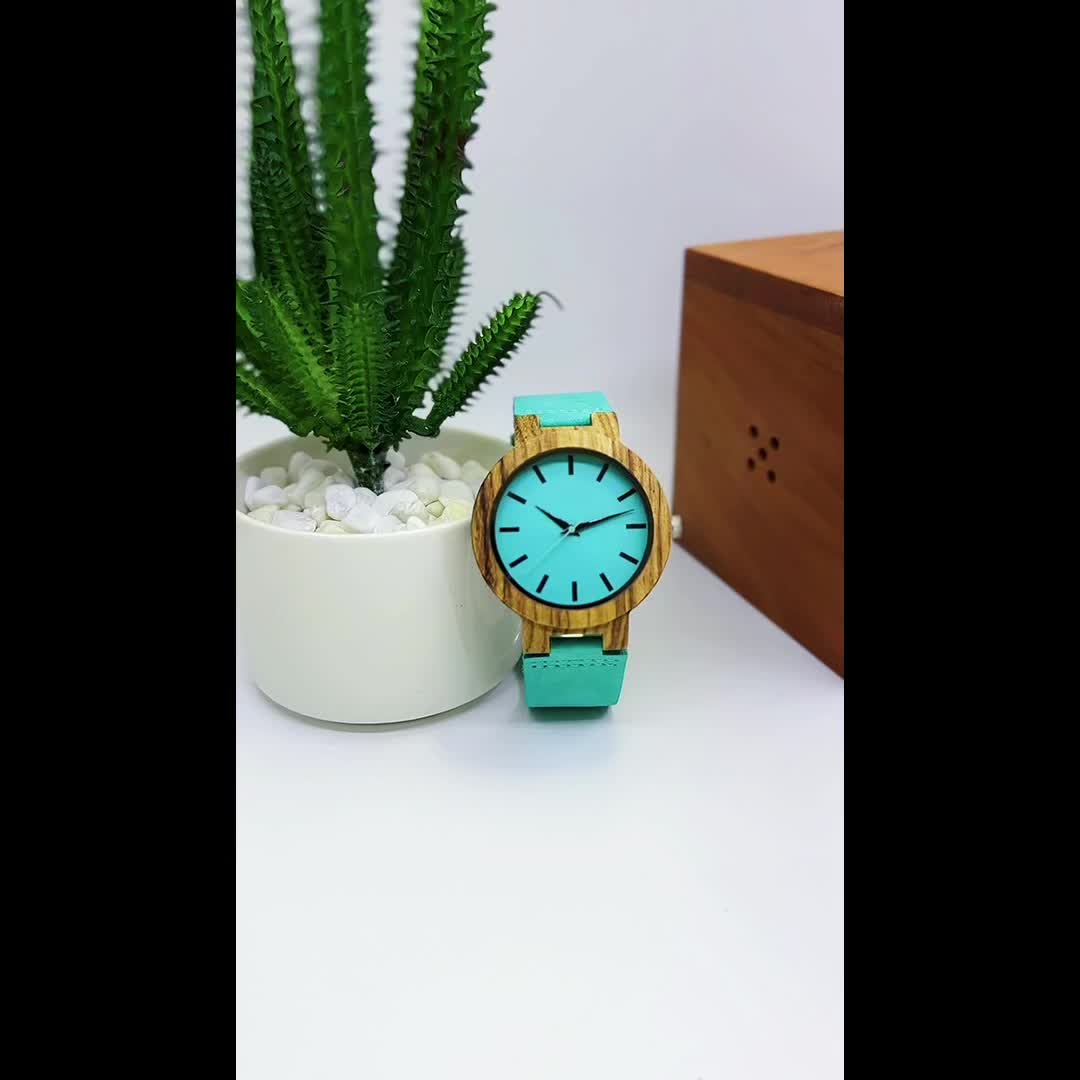 Cute Blue Men's Watch Simple Wooden Leather Strap Round Watch Pointer Casual Watches For Love