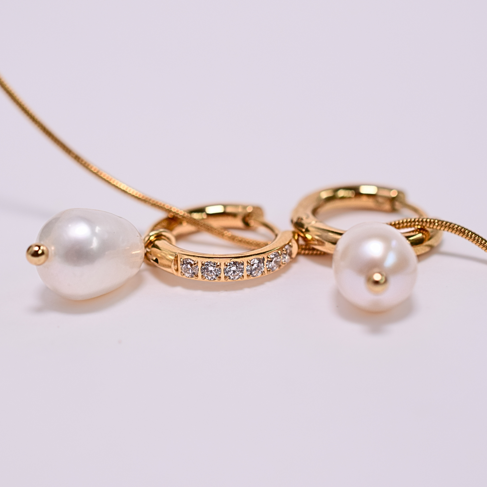 10mm Sparkled fresh water drop pearl hoops - Gold