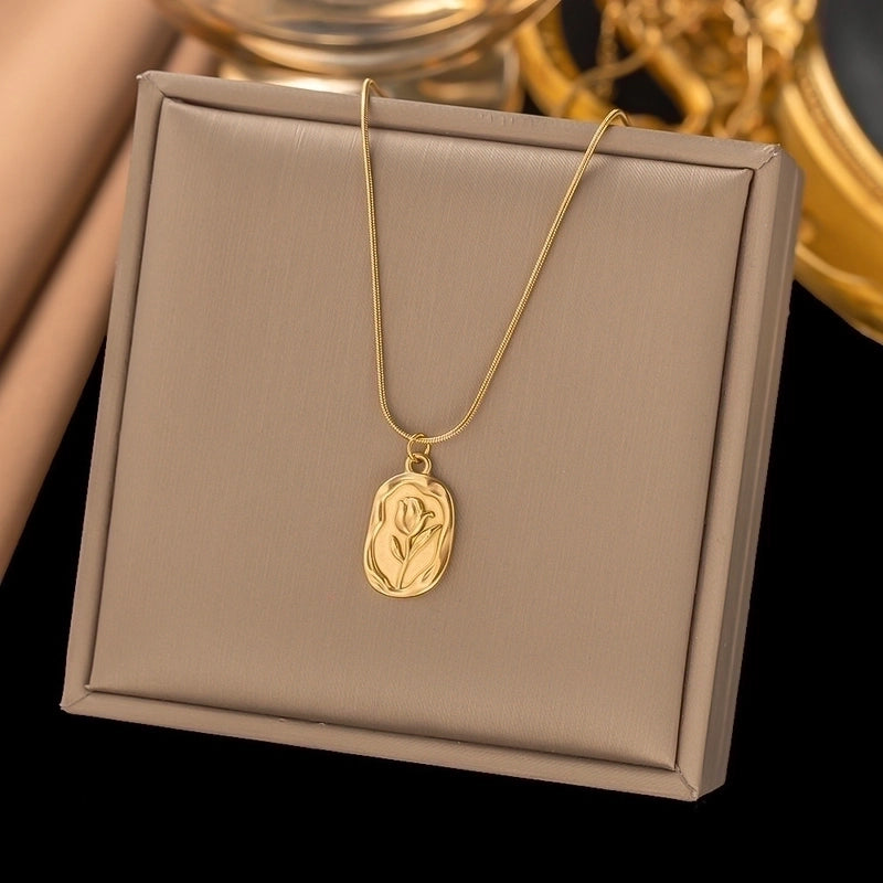 Elegant Streetwear Round Moon Heart Shape Titanium Steel Plating Pendant Necklace