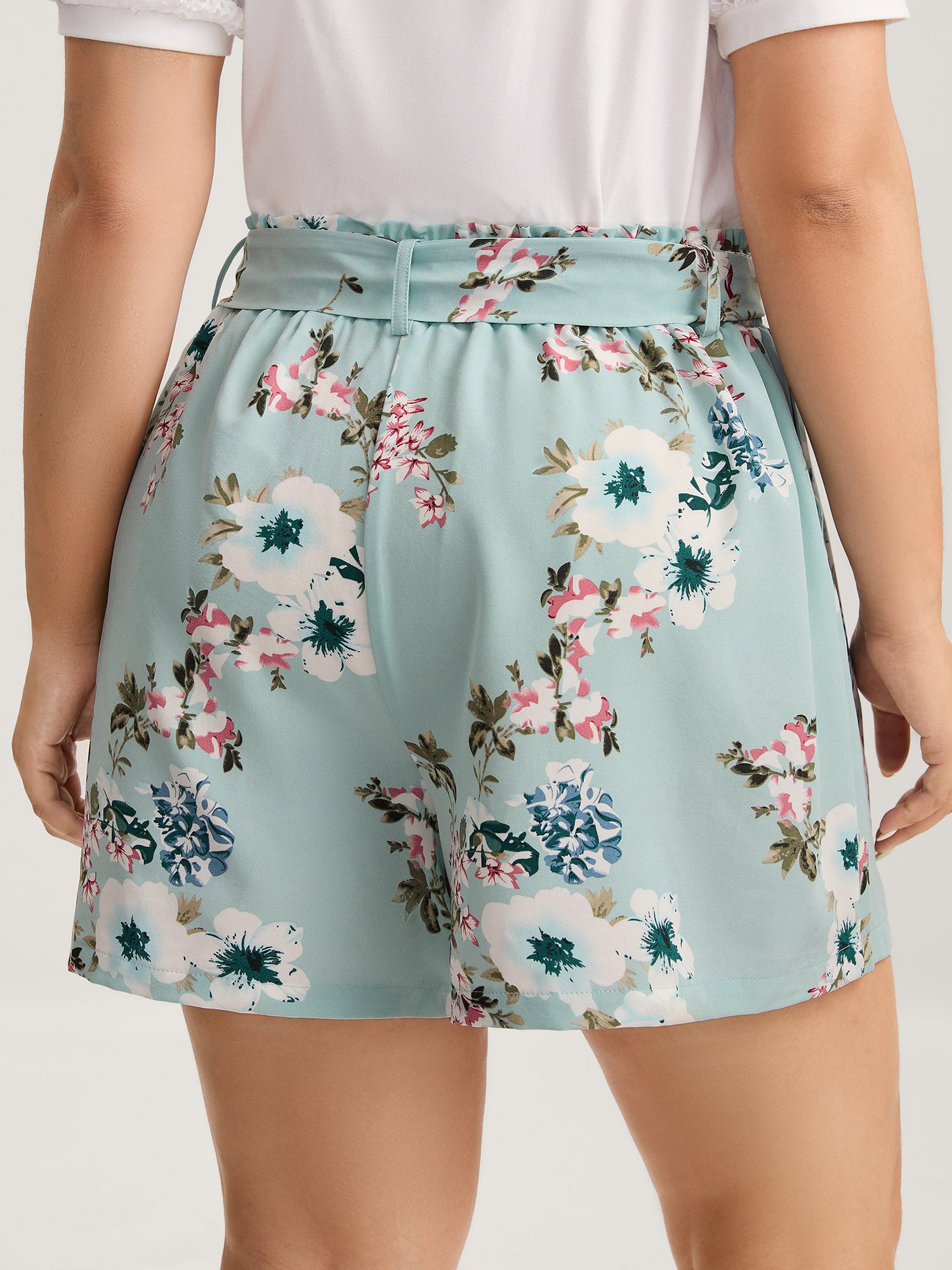 Fresh Floral Print Belted Shorts