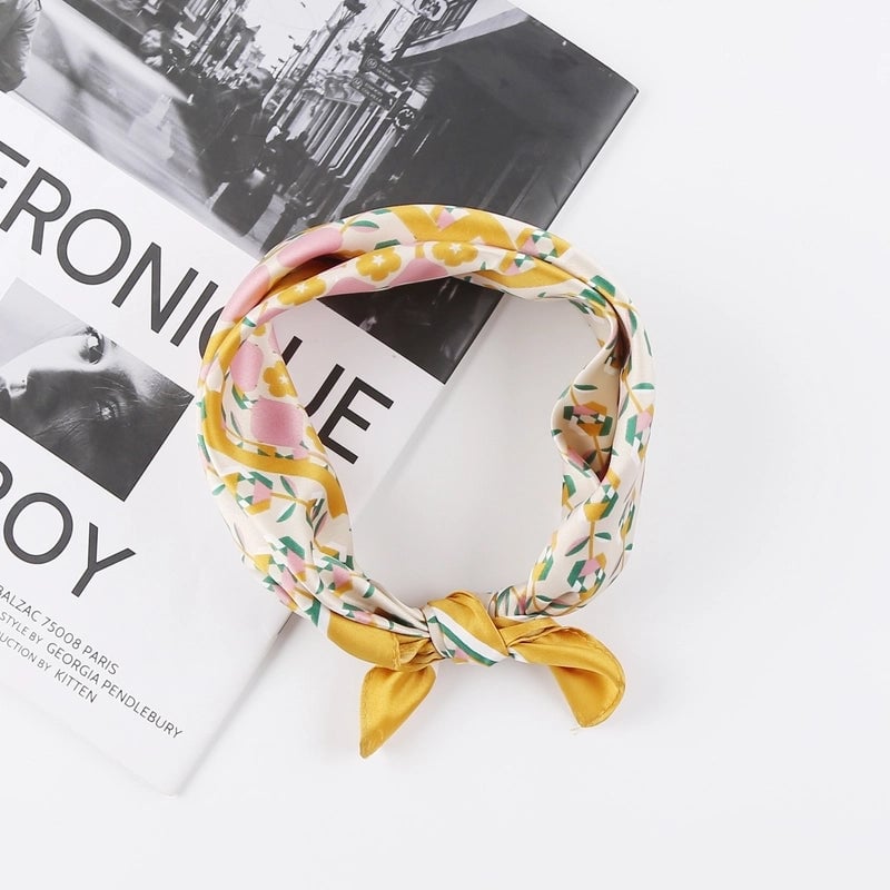 Women's Cartoon Style Sweet Pastoral Leaf Flower Bird Satin Silk Scarf