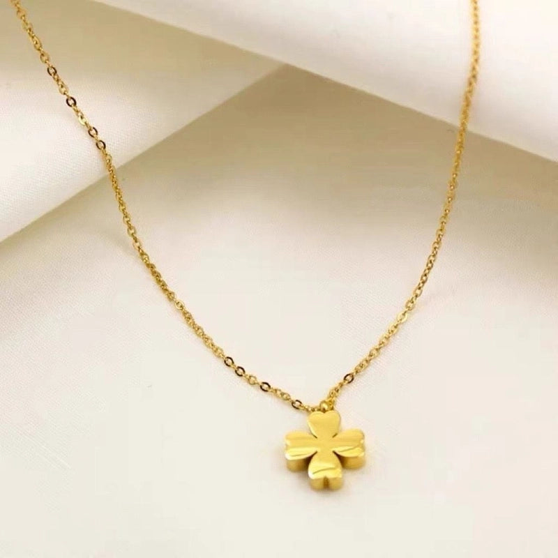 Elegant Streetwear Round Moon Heart Shape Titanium Steel Plating Pendant Necklace