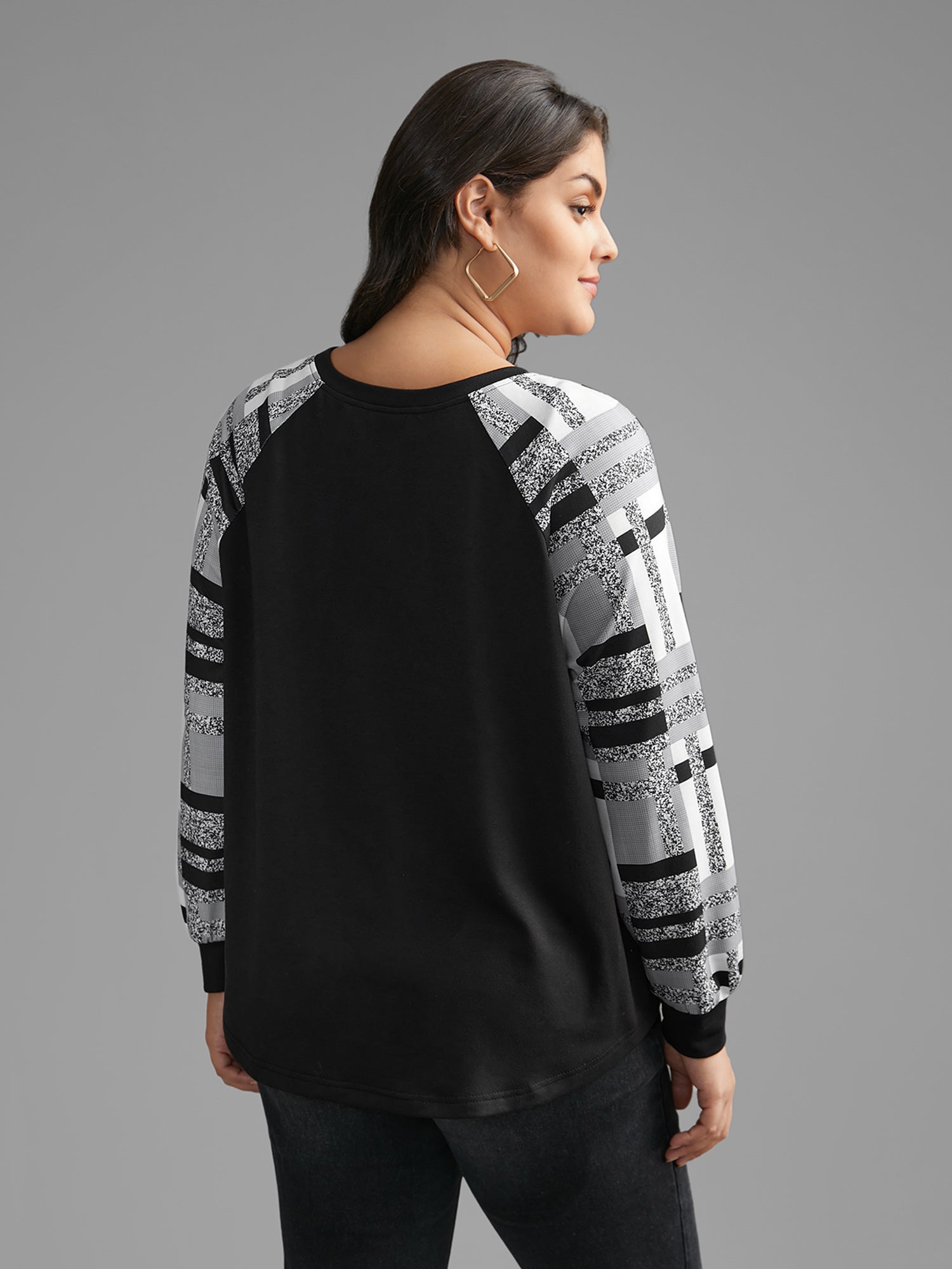 Colorblock Contrast Raglan Sleeve Sweatshirt