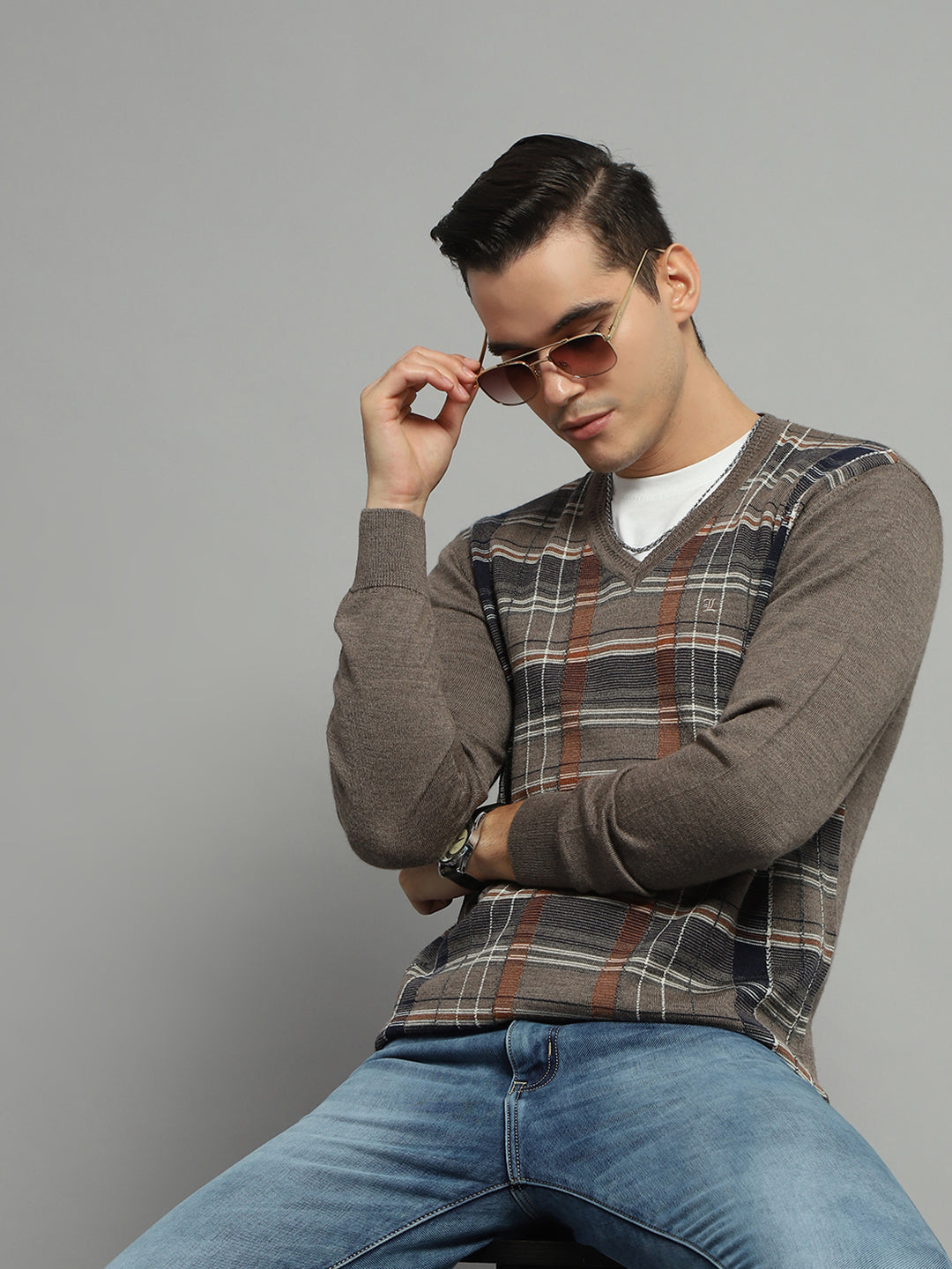 Men Grey Check V Neck Full Sleeve Pullover