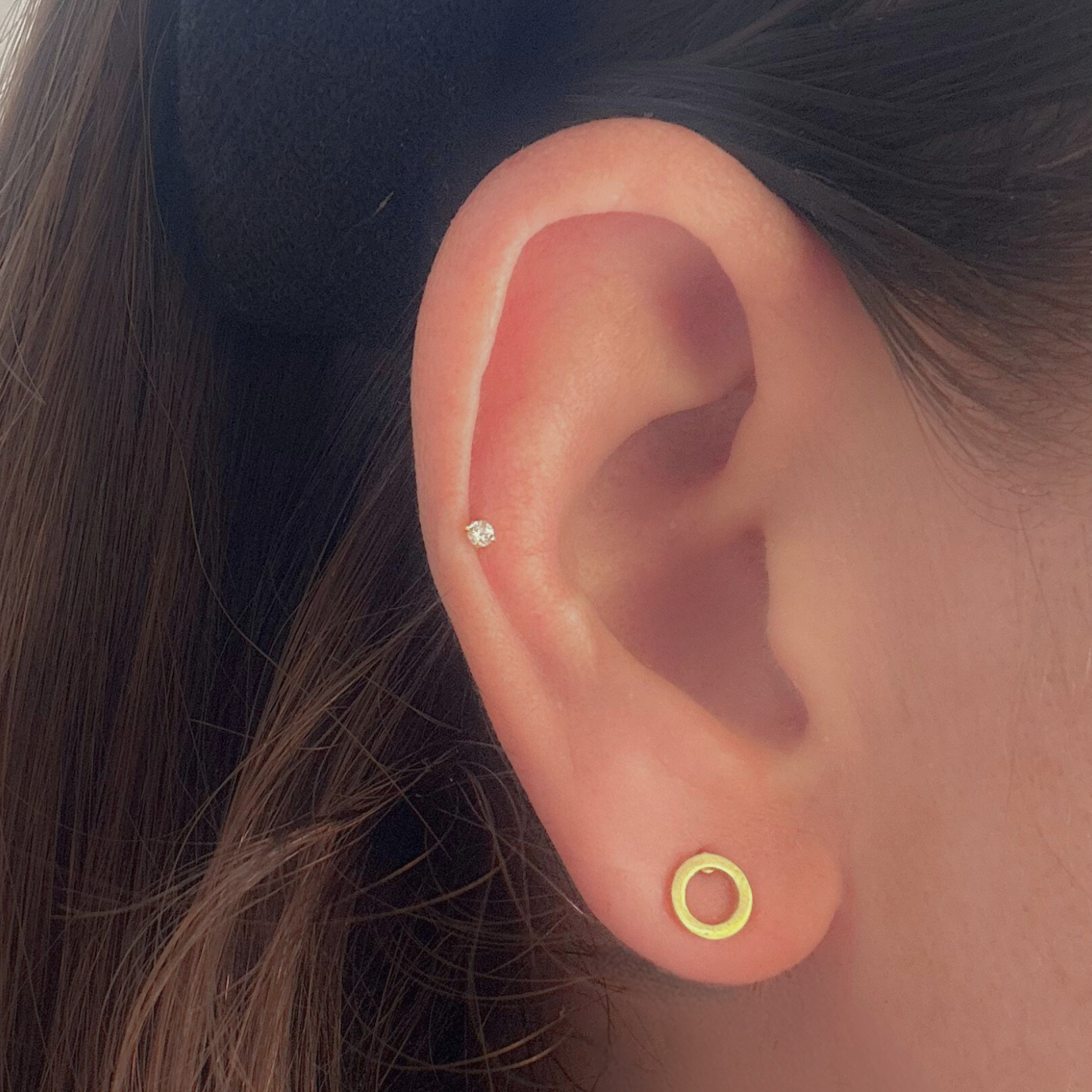 Hollow circle studs - Gold