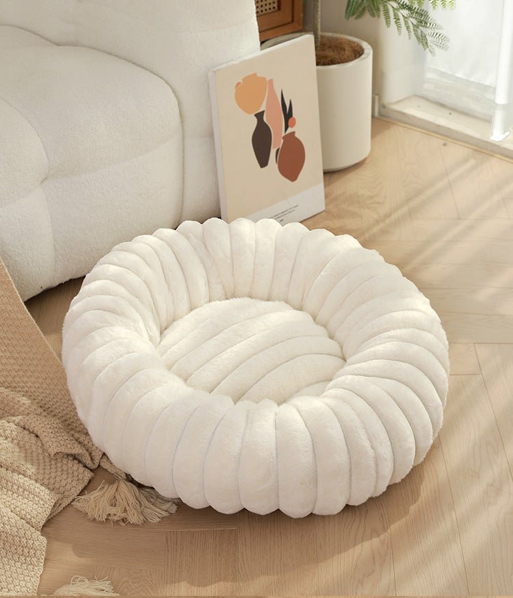 Plush Ribbed Round Pet Bed - White