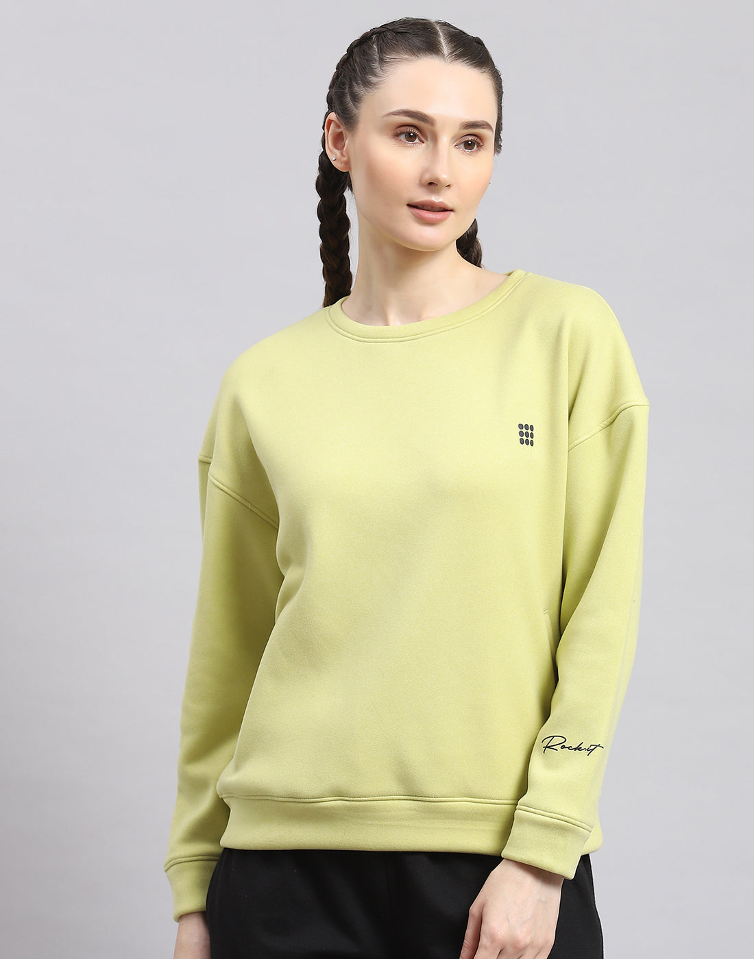 Women Green Solid Round Neck Full Sleeve Sweatshirt