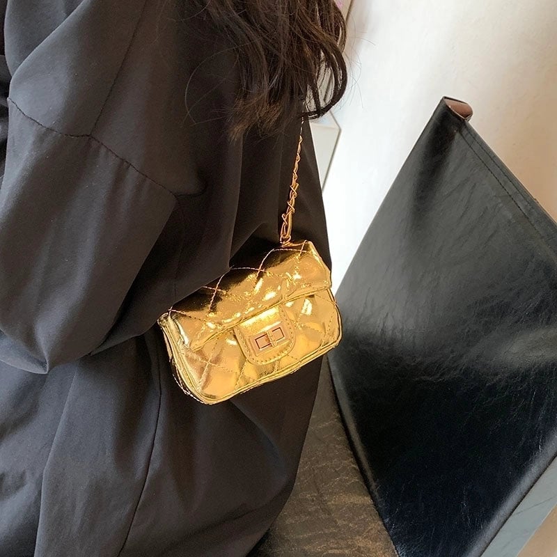 Women's Small Pu Leather Solid Color Lingge Basic Classic Style Sewing Thread Square Flip Cover Crossbody Bag