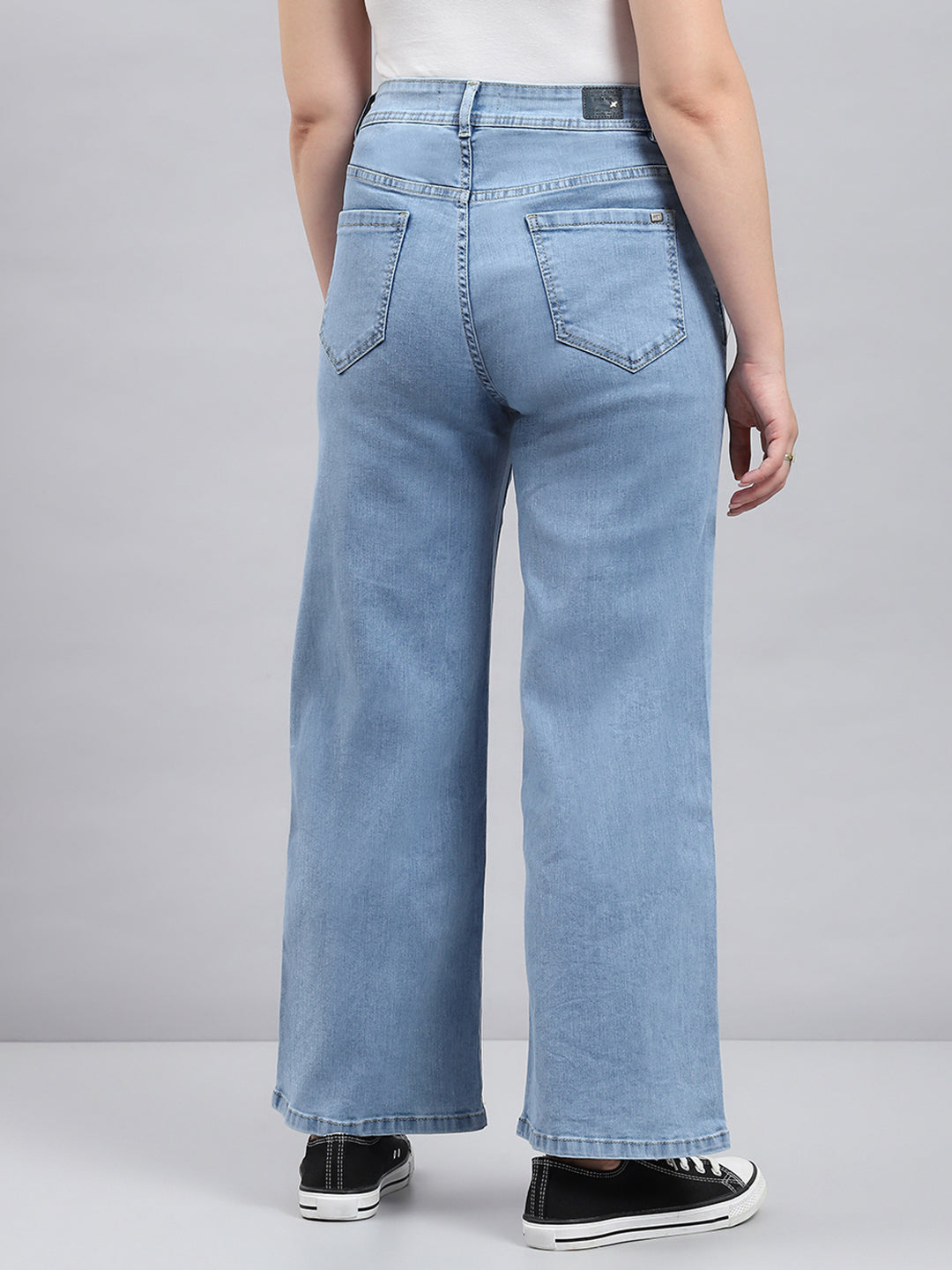 Women Blue Solid Regular Fit Denims