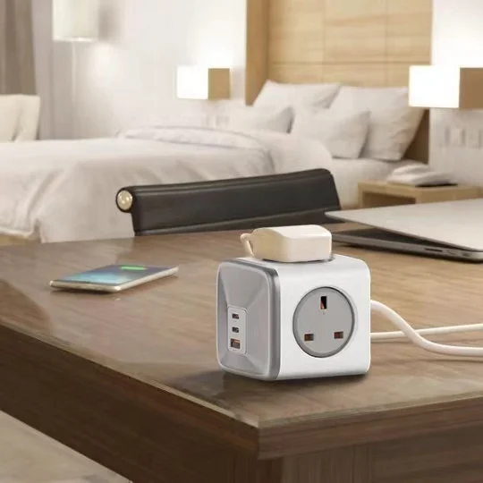20W-UK  cube power strip