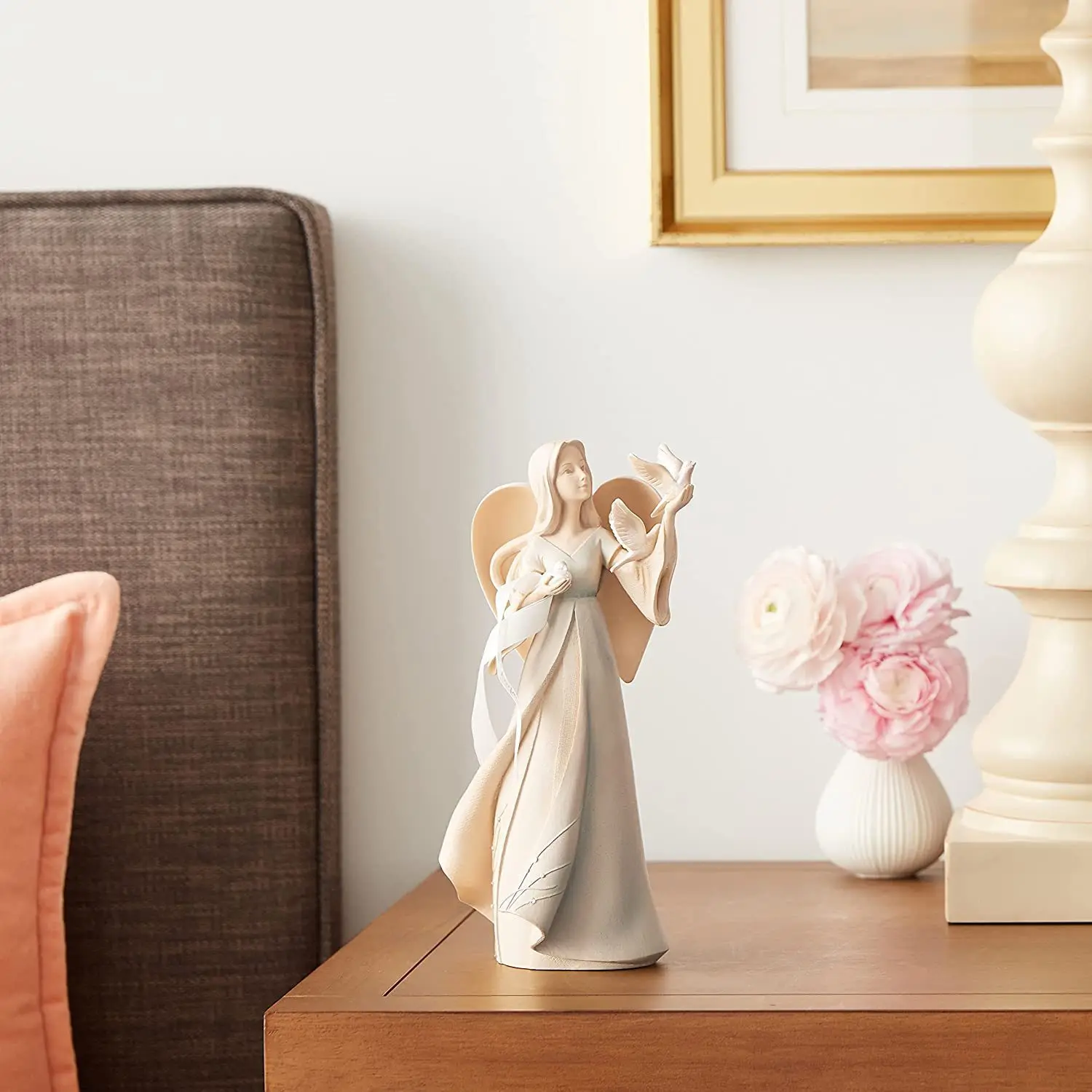 Hot Sales Beatiful Home Decoration Ornament Housewarming Holiday Gifts Resin Statue Figurine With Sentiment Saying