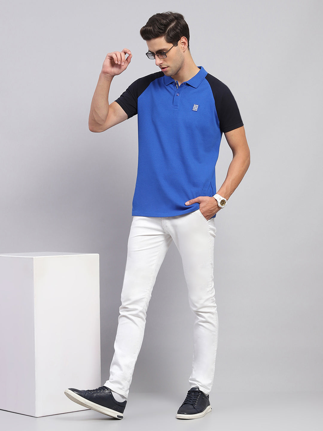 Men Blue Solid Collar Half Sleeve T-Shirt