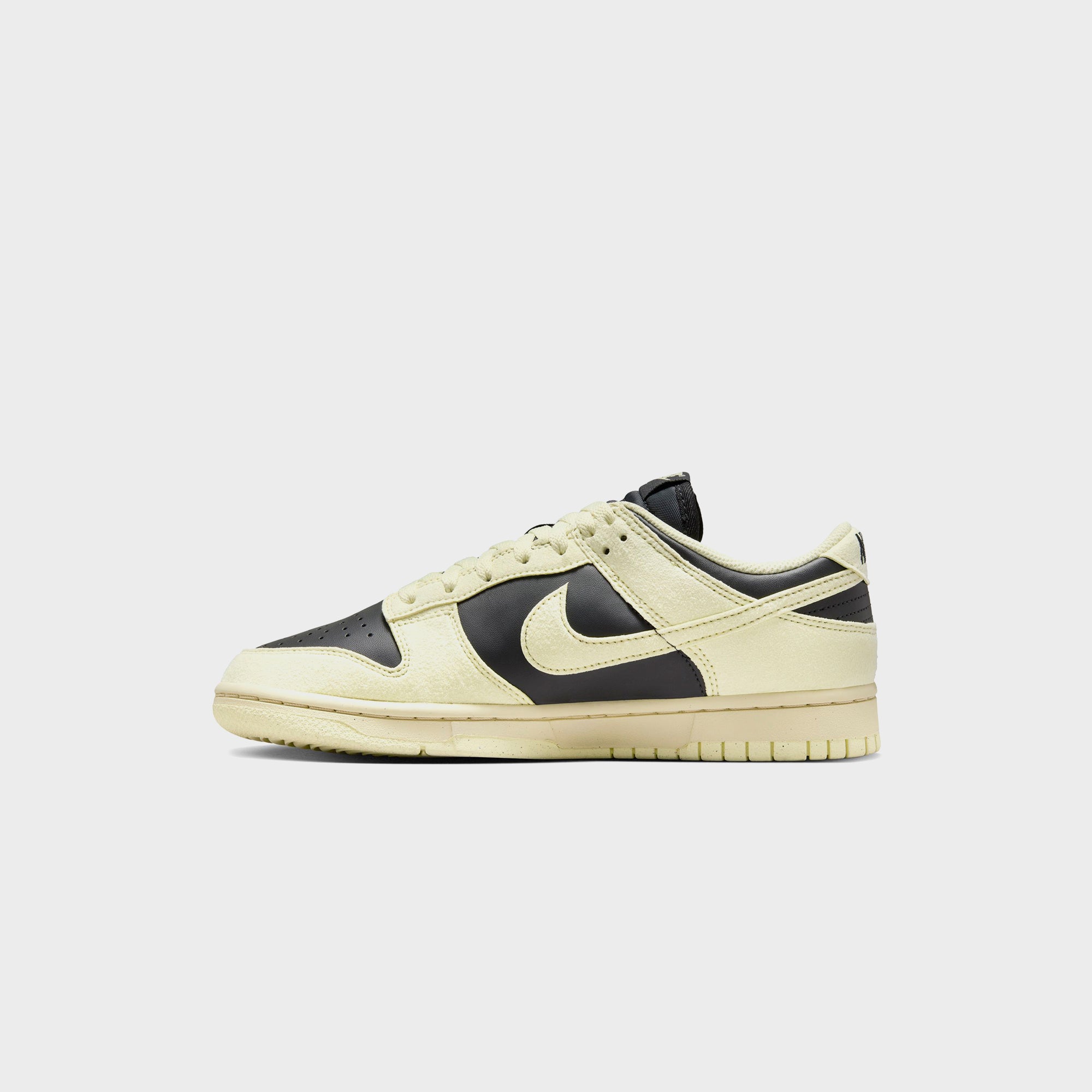 Nike WMNS Dunk Low  - Off-Noir / Light Khaki / Alabaster
