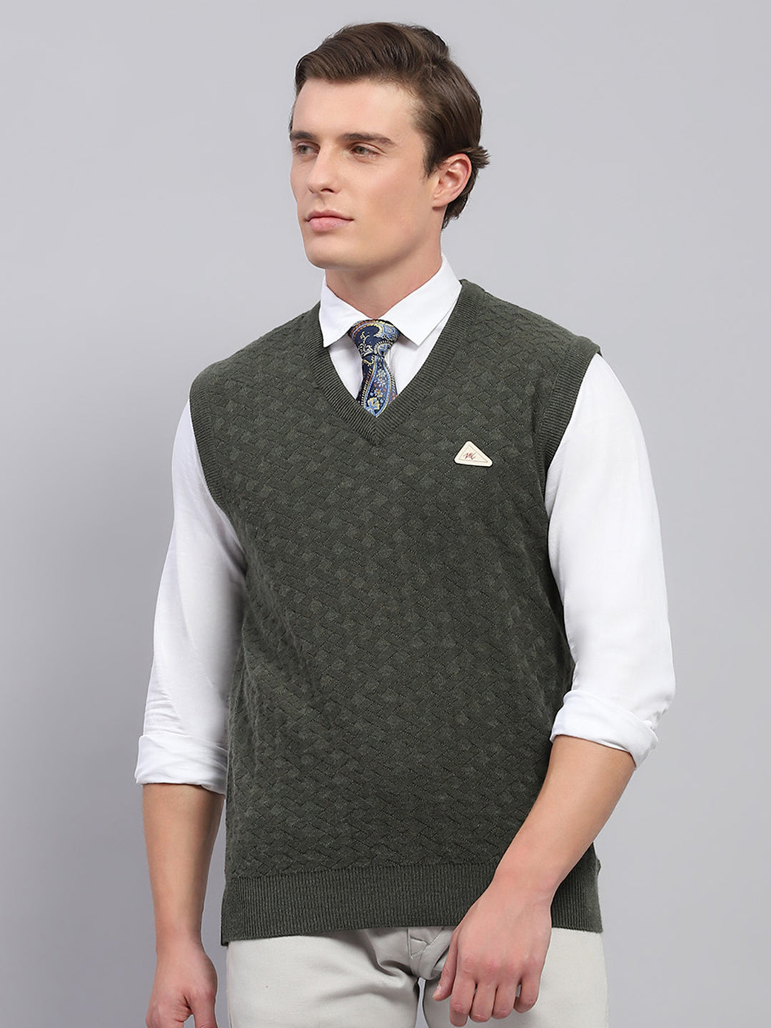 Men Green Self Design V Neck Sleeveless Sweater