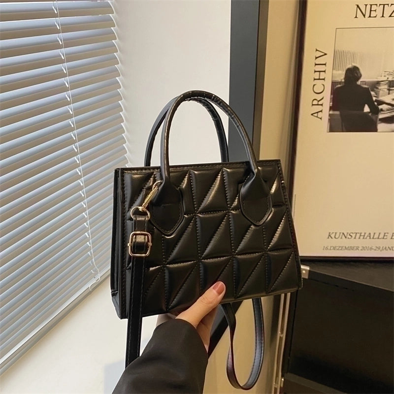 Women's Pu Leather Solid Color Elegant Square Zipper Handbag
