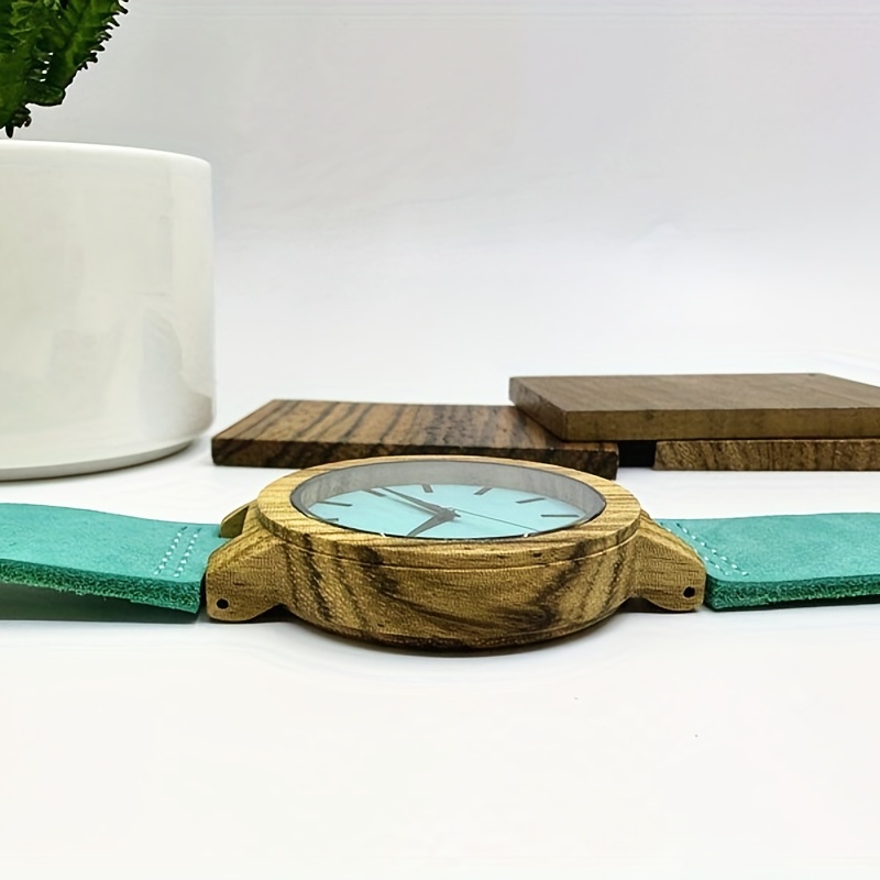 Cute Blue Men's Watch Simple Wooden Leather Strap Round Watch Pointer Casual Watches For Love