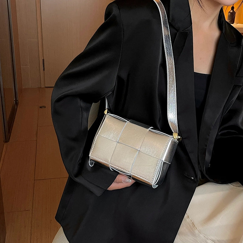 Women's Pu Leather Solid Color Classic Style Sewing Thread Square Zipper Magnetic Buckle Crossbody Bag