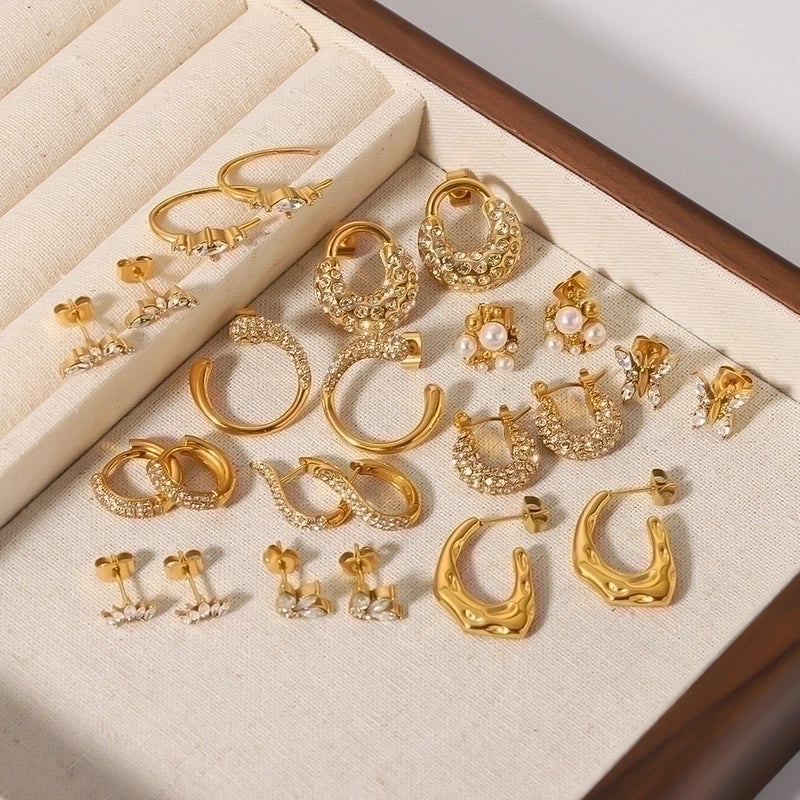 1 Pair Classic Style U Shape Crown Butterfly Plating Inlay Stainless Steel Artificial Pearls Rhinestones Zircon 18K Gold Plated Earrings