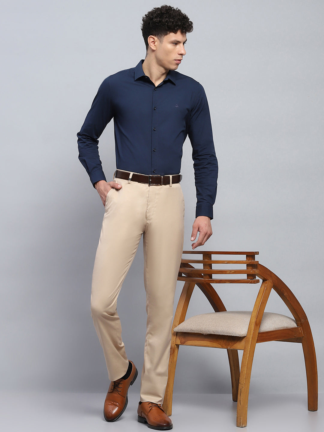 Men Beige Solid Smart Fit Trouser