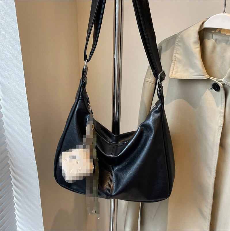 Women's Large PU Solid Color Elegant Ethnic Style Sewing Thread Dumpling Shape Zipper Shoulder Bag