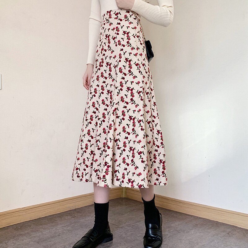 High-Waisted Skirt With Floral Pattern