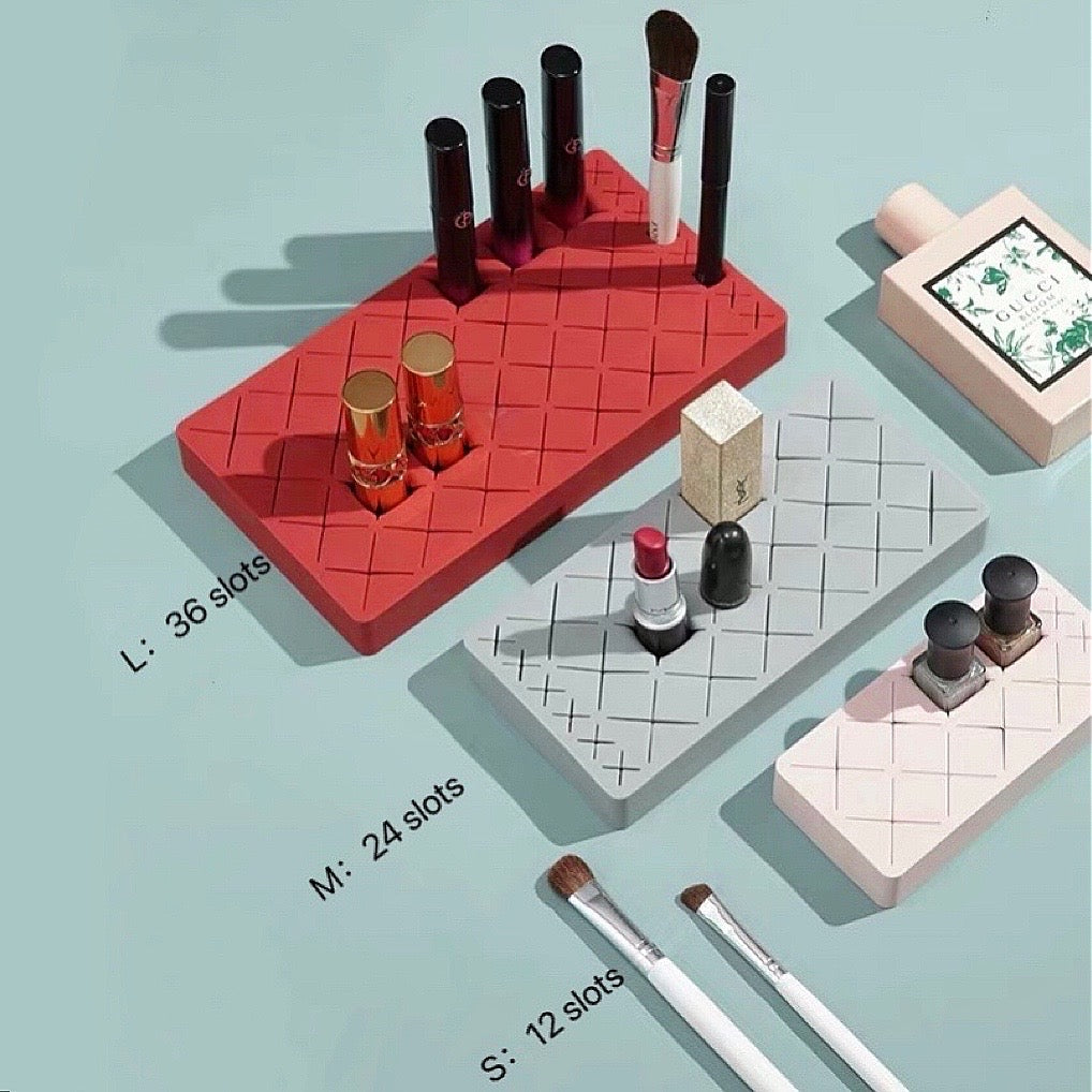 Slots Makeup Holder