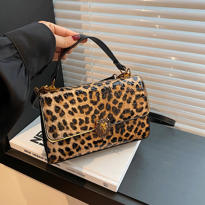 Women's Pu Leather Lion Solid Color Leopard Vintage Style Classic Style Square Magnetic Buckle Handbag Crossbody Bag